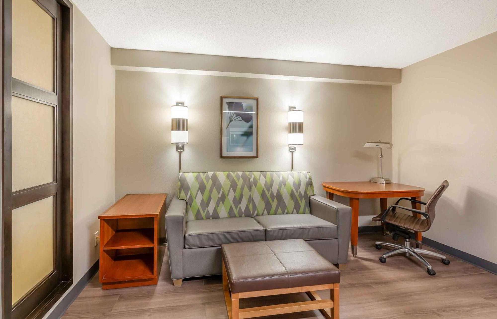 Extended Stay America Premier Suites - Cleveland - Индипендънс Екстериор снимка