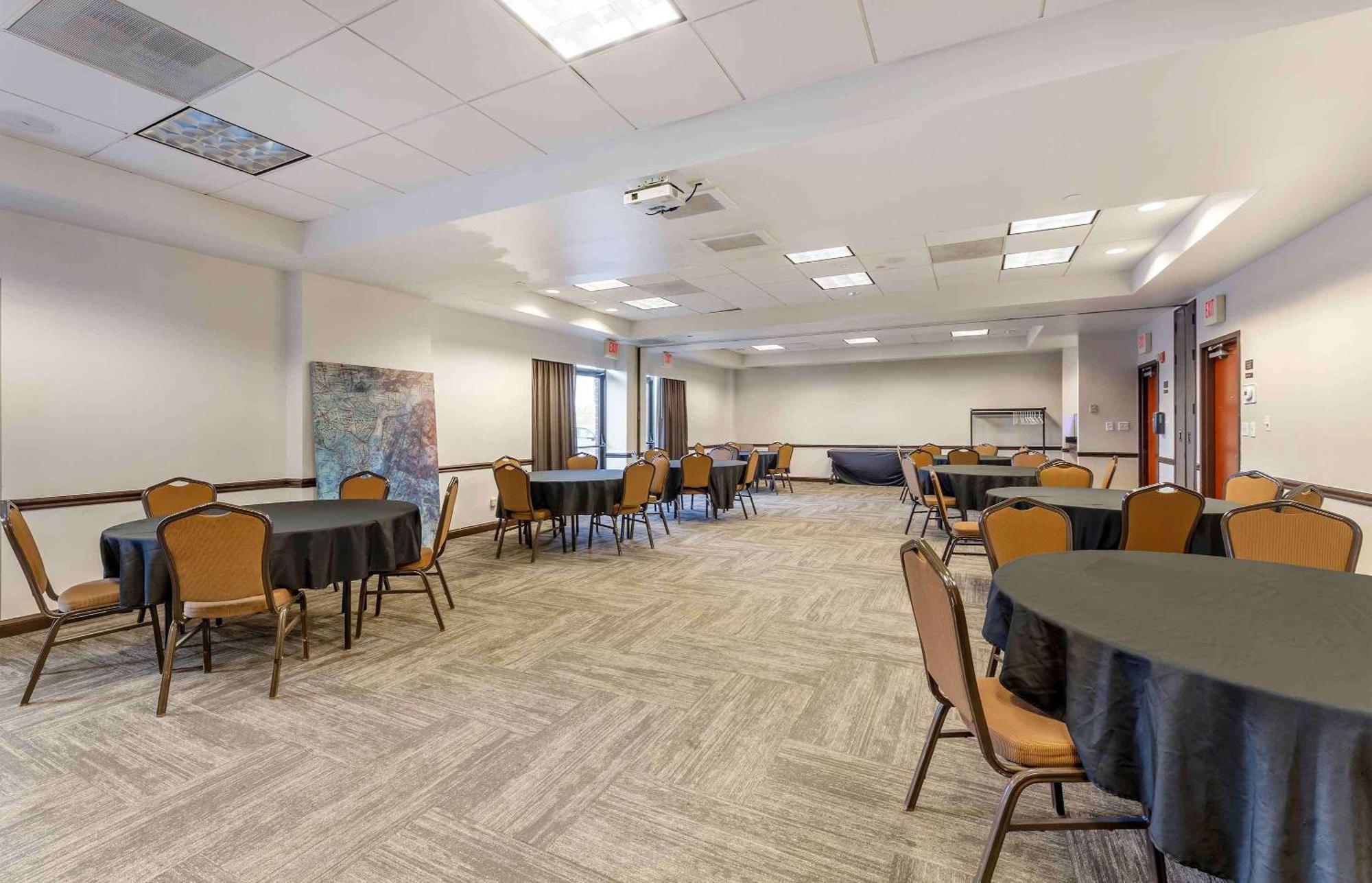 Extended Stay America Premier Suites - Cleveland - Индипендънс Екстериор снимка